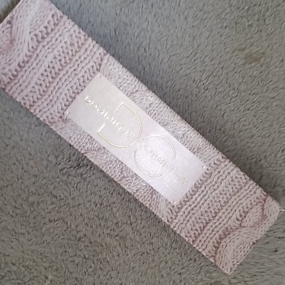 Dominique cosmetics pallet